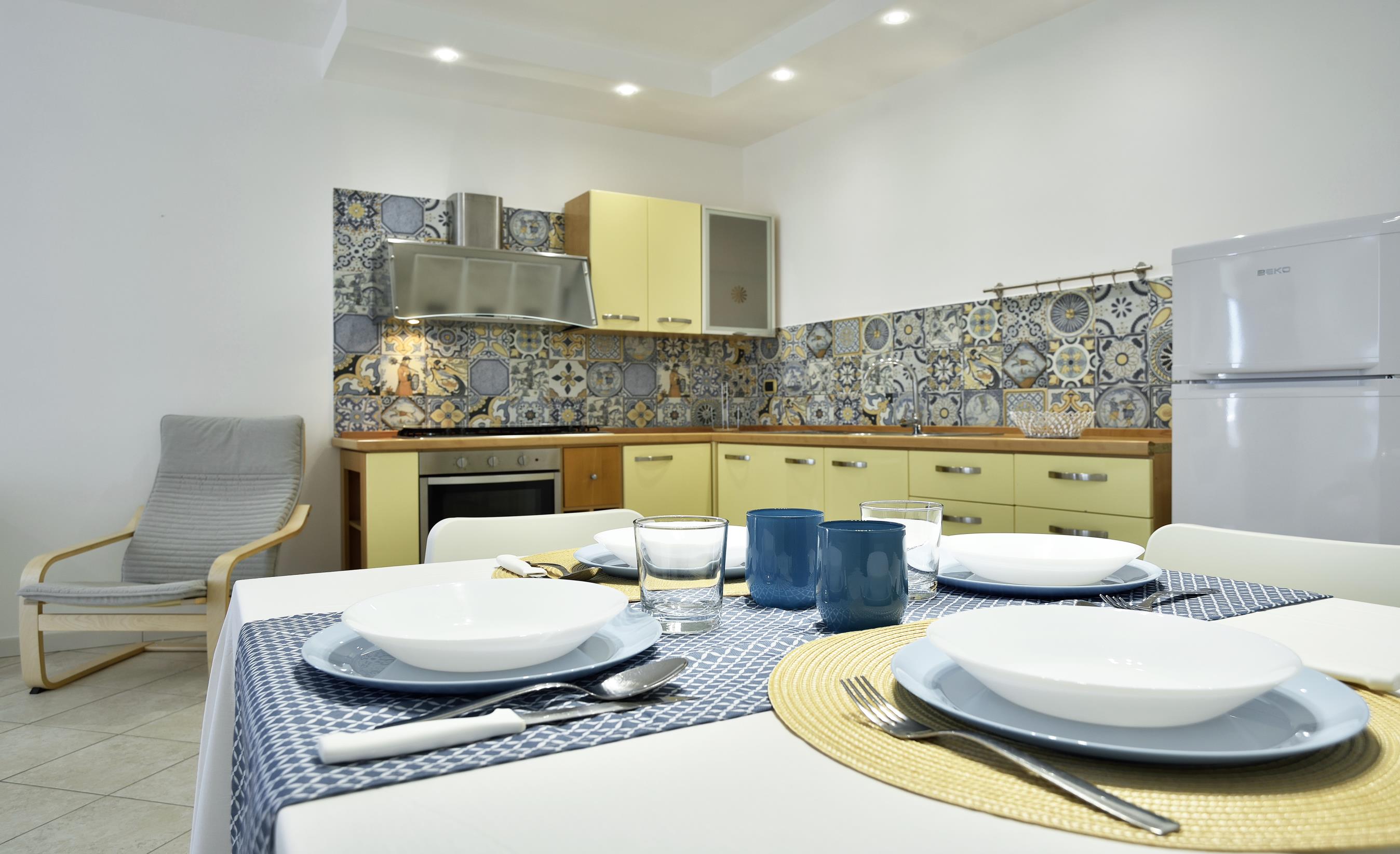 Cucina attrezzata con maioliche siciliane