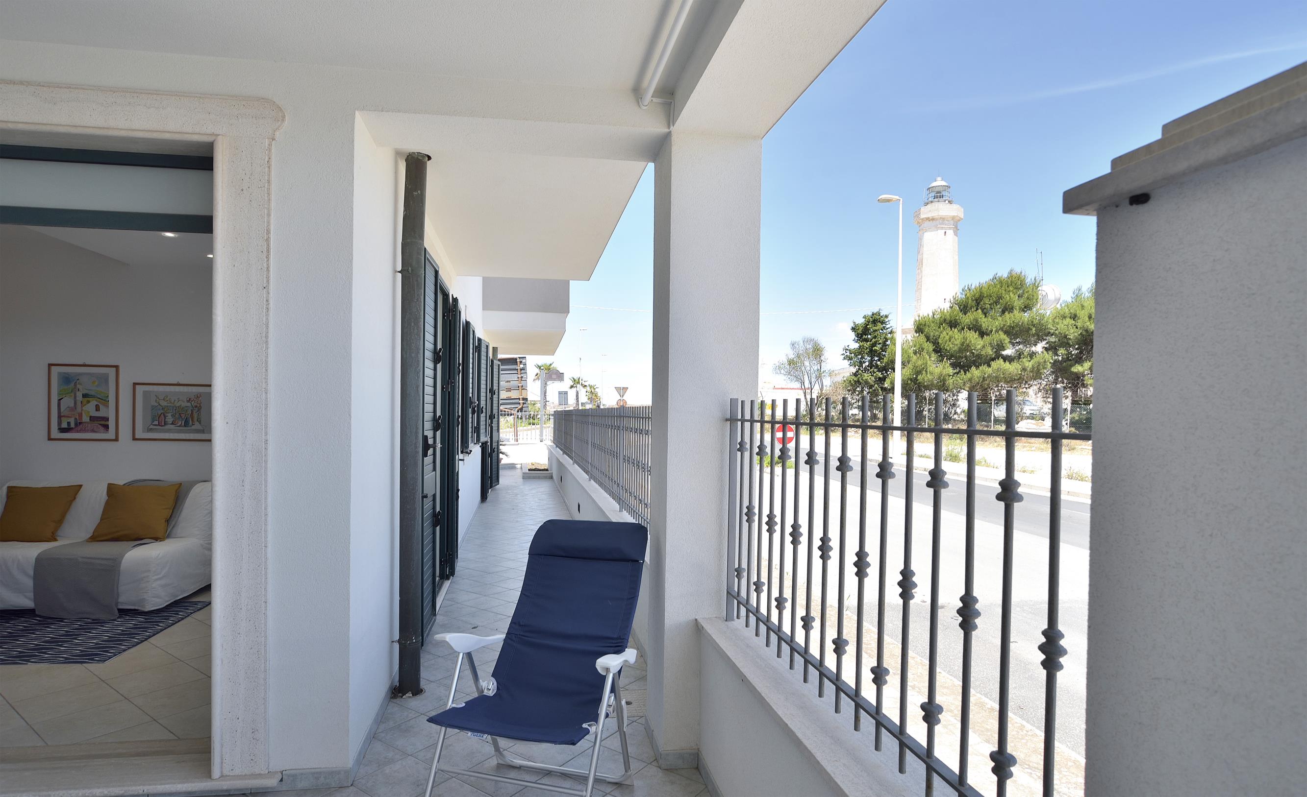 Ingresso e spazio esterno della casa